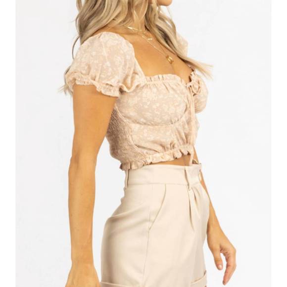 NEW DRESS FORUM floral puff sleeve top in blushed sand - Picture 4 of 4